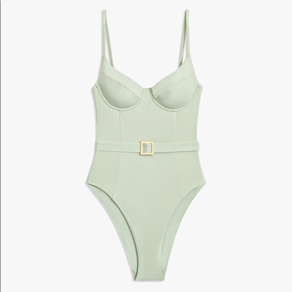 WeWoreWhat Danielle one-piece swimsuit 🤍🕊